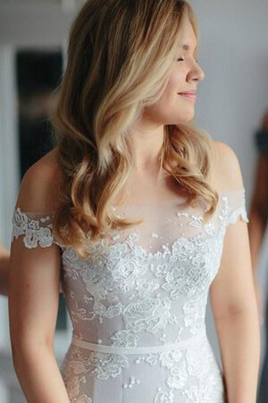 Robe de mariée plissage distinguee en dentelle textile en tulle avec manche courte