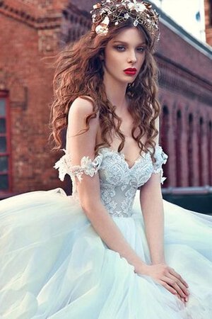 Robe de mariée plissé en tulle d'epaule ajourée avec décoration dentelle de mode de bal