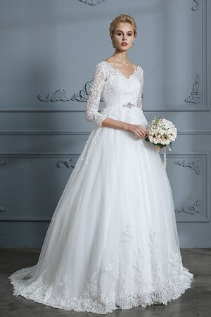 Robe de mariée textile en tulle avec manche 3/4 délicat v encolure naturel