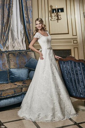 Robe de mariée longue naturel encolure en carré ligne a avec manche courte