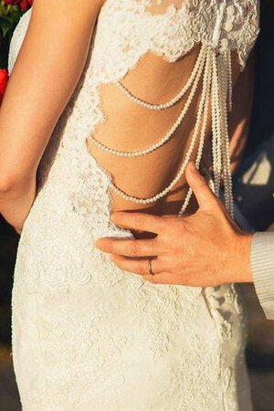 Robe de mariée romantique sexy col en reine noeud en dentelle