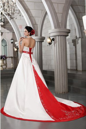 Robe de mariée longue avec sans manches de princesse avec perle en satin