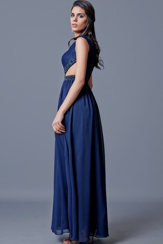 Robe de soirée naturel avec perle longueru au niveau de sol avec chiffon de col en v