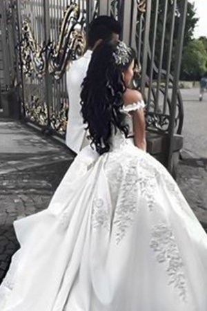 Robe de mariée unique d'epaule ecrite de traîne courte de mode de bal naturel