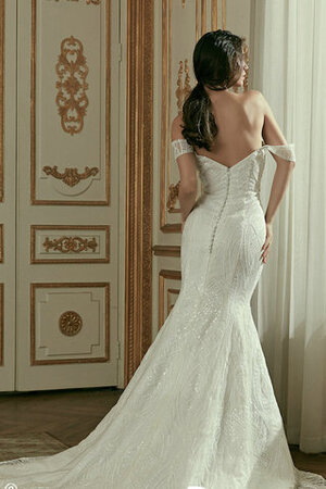 Robe de mariée adorable avec décoration dentelle delicat sexy serieuse