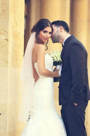 Robe de mariée de traîne courte cordon manche nulle bretelles spaghetti en dentelle