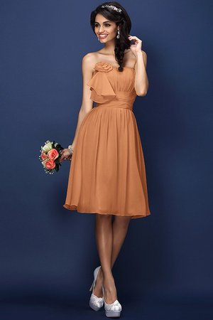 Robe demoiselle d'honneur plissé naturel avec chiffon avec fleurs avec fronce