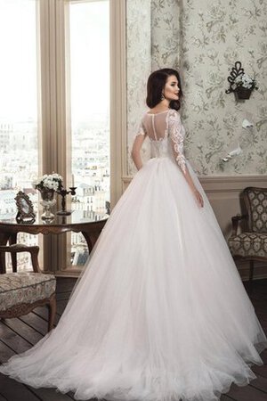 Robe de mariée avec décoration dentelle en tulle col en forme de cœur boutonné a-ligne