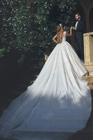 Robe de mariée de traîne moyenne appliques a-ligne sans dos encolure en carré