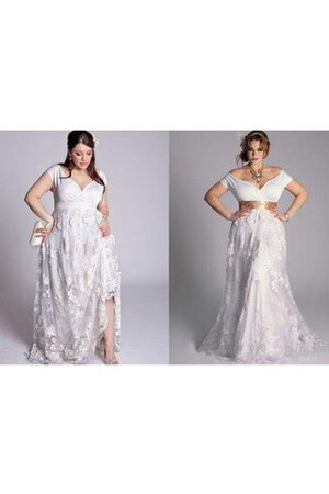 Robe de mariée derniere tendance distinguee appliques ceinture en étoffe de traîne courte