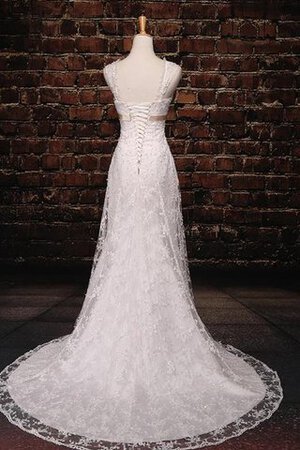 Robe de mariée d'epaule ecrite en satin avec décoration dentelle en tulle avec perle