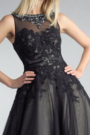 Robe de bal ligne a textile en tulle appliques de col haut manche nulle