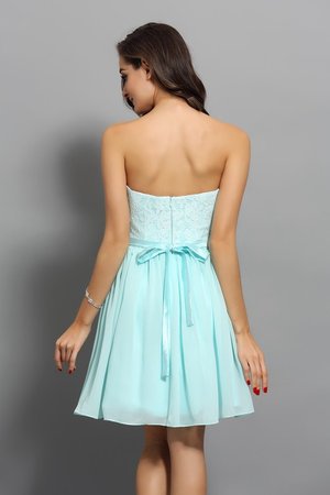 Robe de cocktail bref ligne a de princesse de col en cœur avec perle