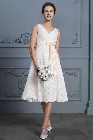 Robe de mariée angélique de col en v avec sans manches ligne a naturel