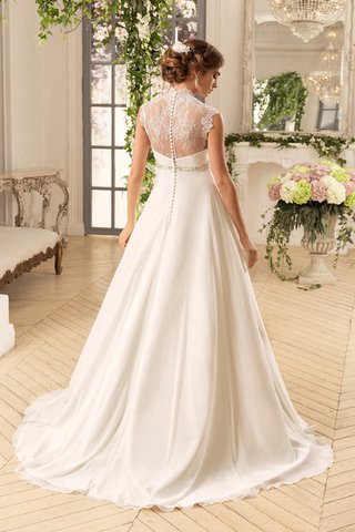 Robe de mariée longue plissé avec bouton avec manche épeules enveloppants avec chiffon