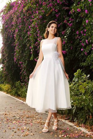 Robe de mariée longue manche nulle arrivée au cheville de col bateau avec ruban