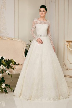 Robe de mariée vintage discrete appliques ligne a avec décoration dentelle