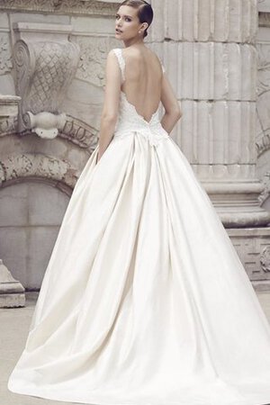 Robe de mariée facile plissage longue en salle ruché