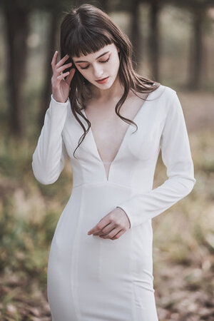 Robe de mariée de traîne courte longueur au ras du sol en satin gracieux nature