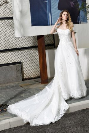 Robe de mariée en satin noble de princesse grandiose solennel