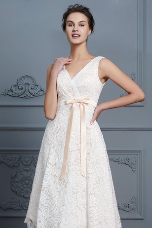 Robe de mariée angélique de col en v avec sans manches ligne a naturel