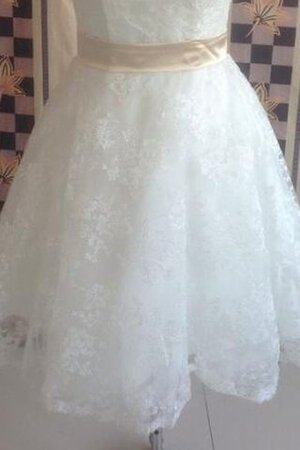 Robe de mariée plissé vintage facile avec décoration dentelle longueur mollet
