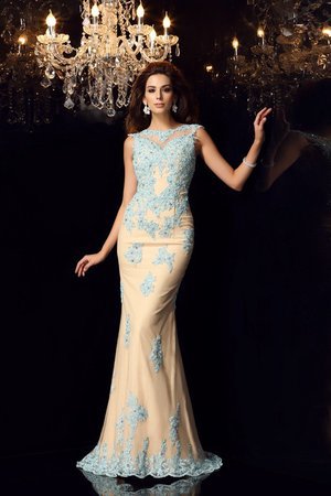 Robe de bal longue de tour de ceinture en haute appliques en satin avec zip