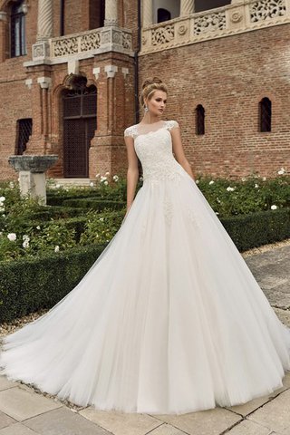 Robe de mariée naturel col en bateau textile en tulle a-ligne avec décoration dentelle