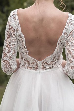 Robe de mariée nature arrivée au mollet en 1/2 manche en dentelle v col profonde