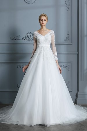 Robe de mariée avec manche longue honorable avec décoration dentelle v encolure naturel