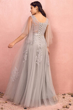 Robe de bal textile en tulle avec manche 3/4 voyant romantique naturel