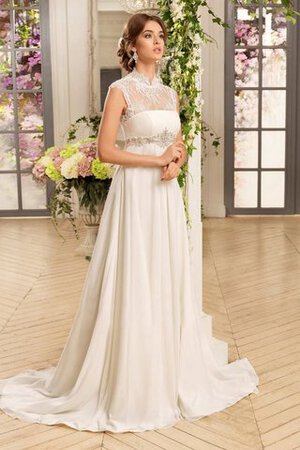 Robe de mariée en satin avec décoration dentelle voyant avec bouton chic