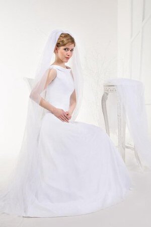 Robe de mariée plissé pèlerine longueur au ras du sol ligne a fermeutre eclair