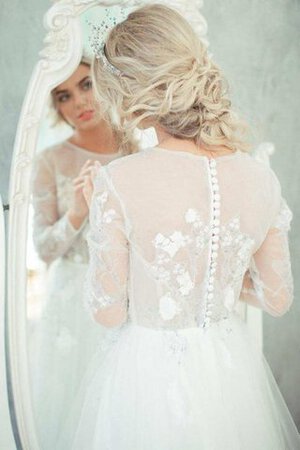 Robe de mariée avec décoration dentelle ligne a avec gradins textile en tulle avec lacets