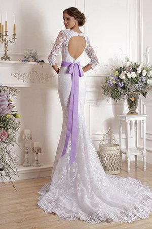 Robe de mariée discrete distinguee col en reine maillot avec ruban