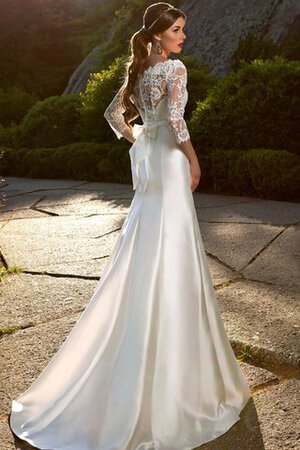 Robe de mariée plissé derniere tendance en satin d'epaule ajourée de traîne courte