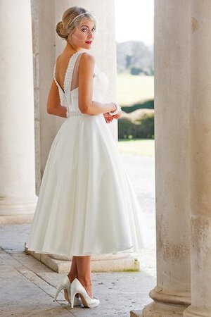 Robe de mariée distinguee romantique plissé fermeutre eclair col u profond