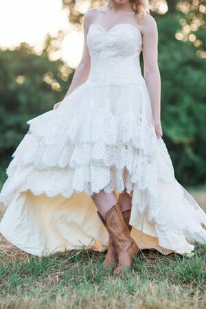 Robe de mariée delicat manche nulle haut bas avec décoration dentelle textile en tulle