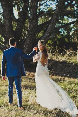 Robe de mariée attirent intemporel trou serre textile en tulle v encolure