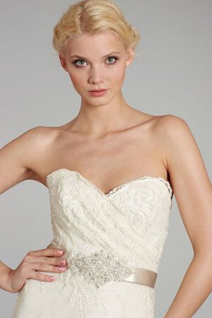 Robe de mariée naturel brodé bustier de plissé avec cristal col en forme de cœur