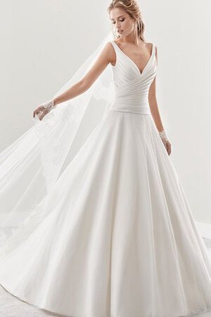 Robe de mariée romantique manche nulle ligne a de col en v en satin