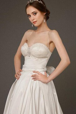 Robe de mariée avec sans manches col en forme de cœur de traîne moyenne avec perle ligne a