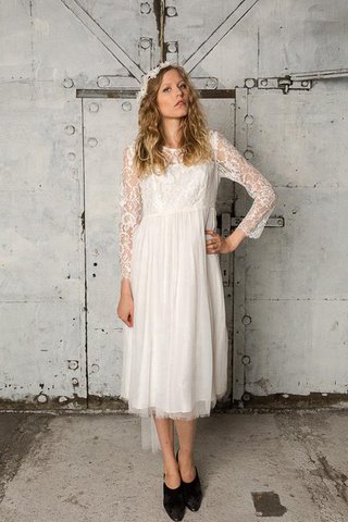 Robe de mariée simple longue plissage avec décoration dentelle de col bateau