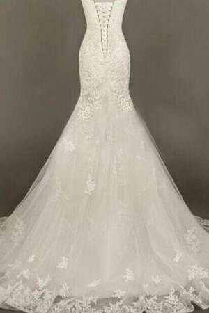 Robe de mariée distinguee avec perle en tulle jusqu'au sol au bord de la mer