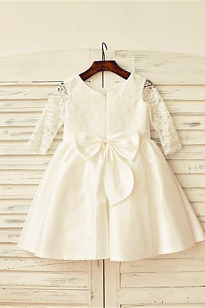 Robe cortège fille avec fleurs en satin au niveau de cou ligne a jusqu'au mollet