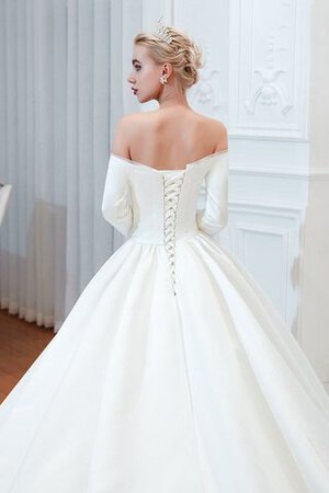 Robe de mariée adorable salle interne longueur au ras du sol longue grandiose