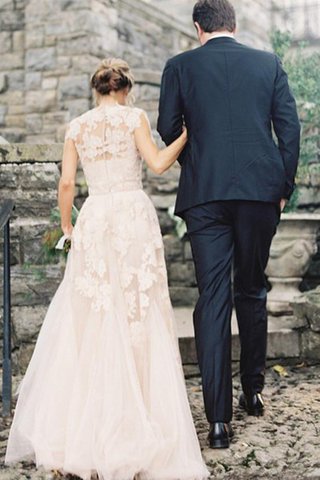 Robe de mariée à la mode manche nulle a-ligne de traîne moyenne en tulle