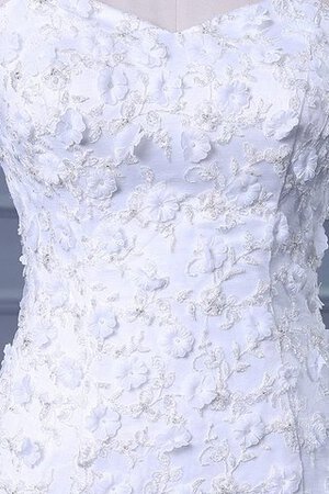 Robe de mariée avec fleurs de sirène jusqu'au mollet epaule nue textile en tulle