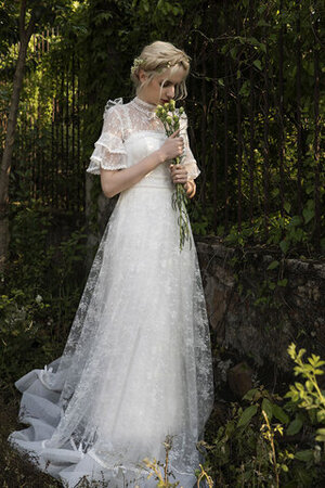 Robe de mariée avec décoration dentelle avec zip ligne a rêveur naturel