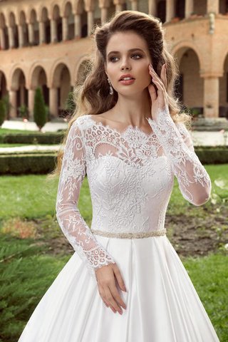 Robe de mariée plissé intemporel avec cristal avec décoration dentelle appliques